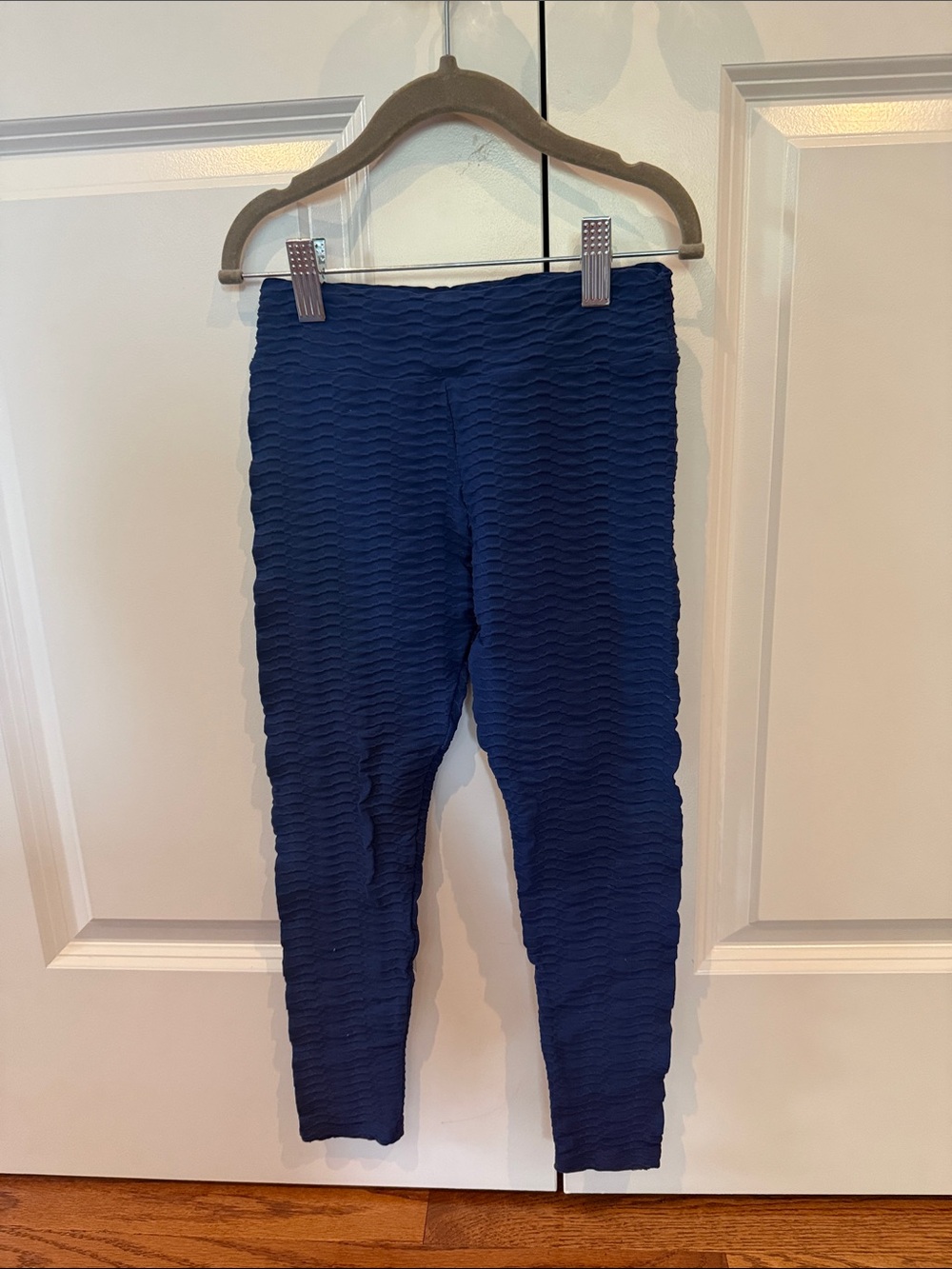 Booty by Brabants Navy Wave-Textured Kids Leggings size 8-12